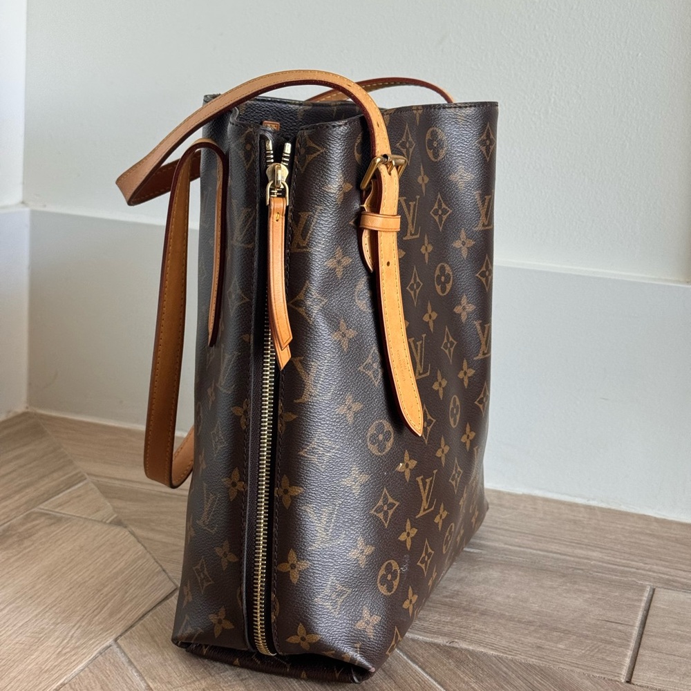 Louis Vuitton Classic Monogram Brown Tote - Picture 4 of 13